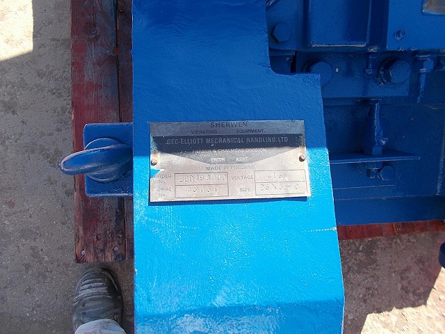 GEC 26 x 36 Vibrating Feeder