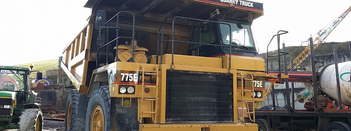 CAT 775E Quarry Truck